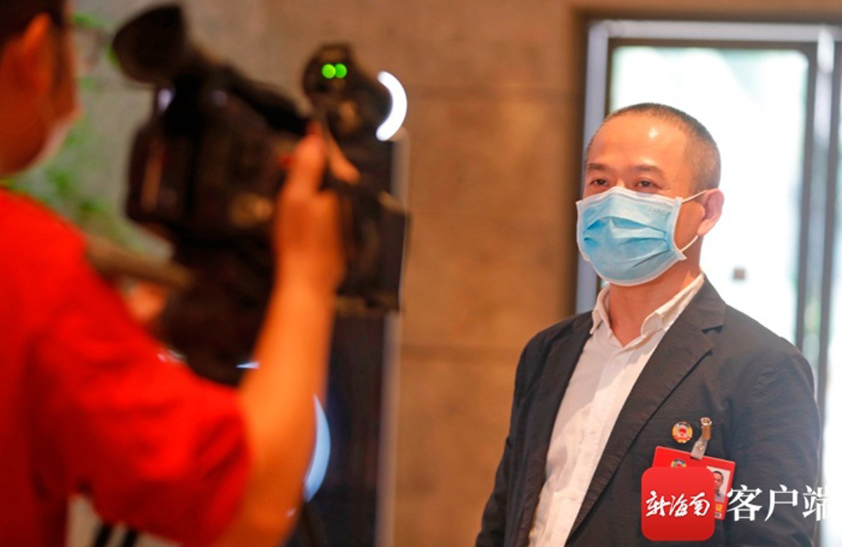 兩會(huì)-陳潤(rùn)2g.jpg